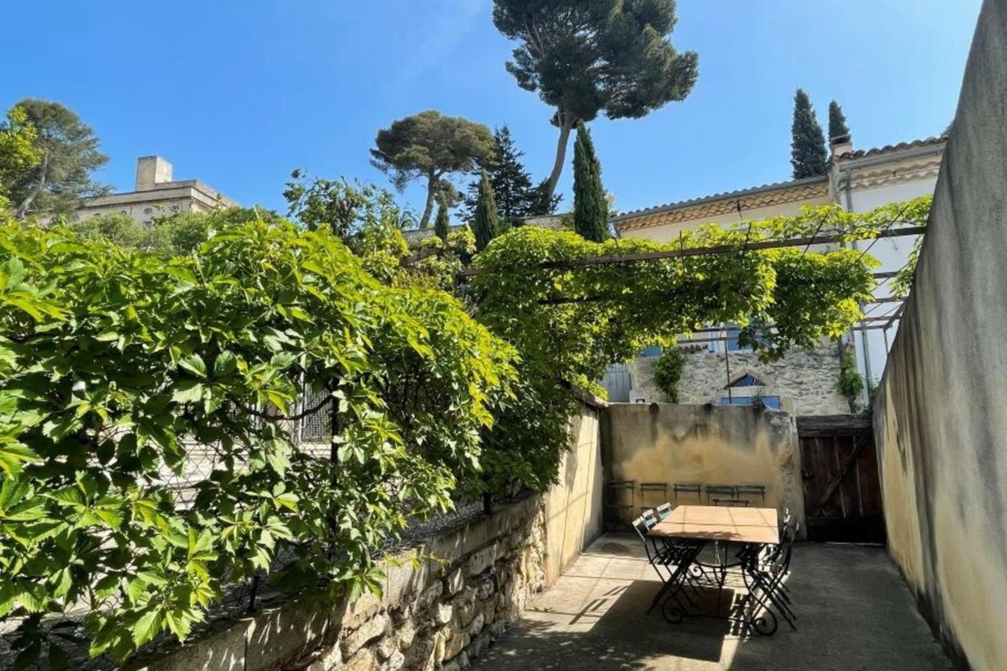 Maison Cosy Lodge 15 P Clim Wifi Cour Garage Montfrin Exterior photo